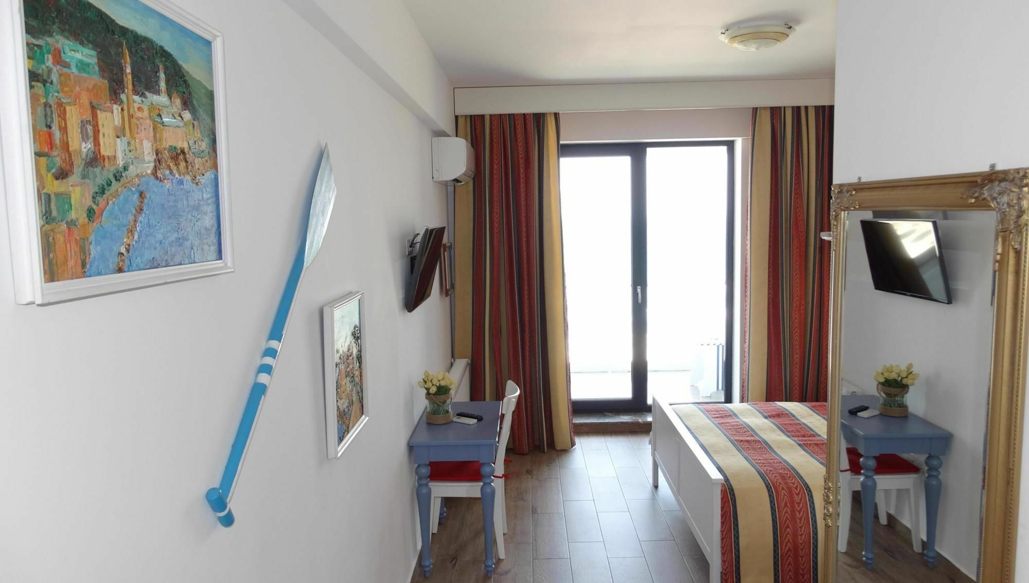 Bluemarina Apartamente Мамая Екстериор снимка